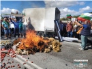 Фермери изхвърлиха продукцията си в знак на протест и блокираха пътя София - Варна при Шереметя (снимки)